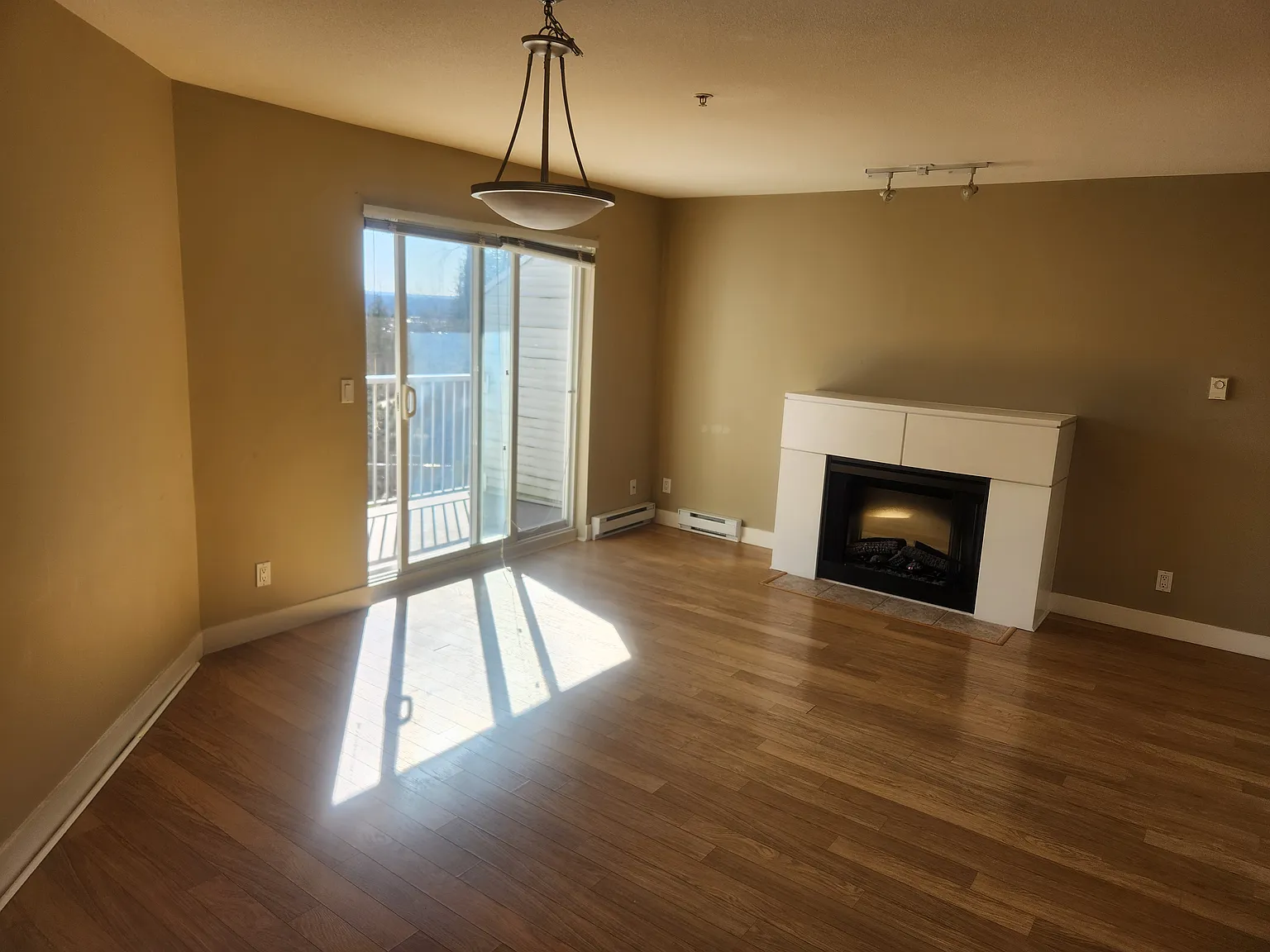 2 bed, 741 sqft, $1,800 — Photo 1