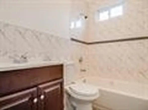 70 Rose Avenue image 4 of 4