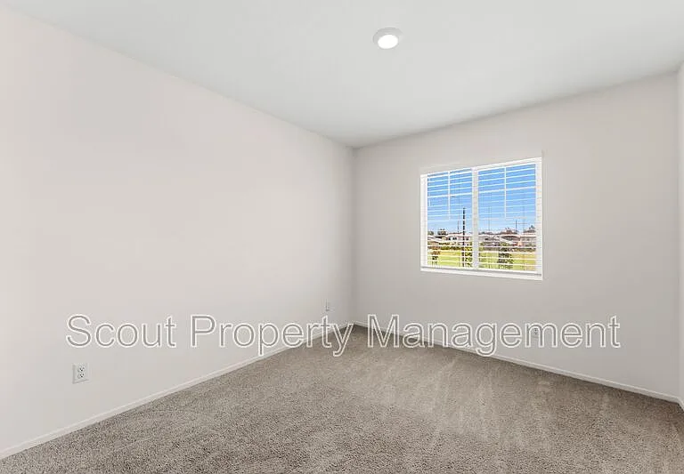 28841 Cutlass St — Photo 16