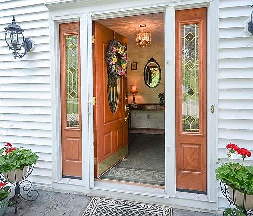 4th image of 8981 Laurel Ln