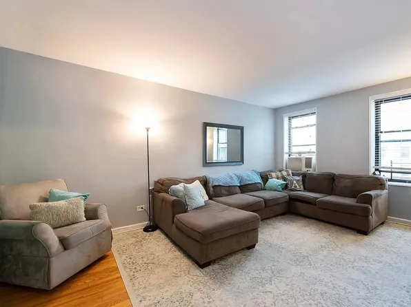 2229 Knapp Street image 11 of 31