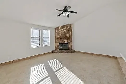 4402 Squaw Pass Ct — Photo 3