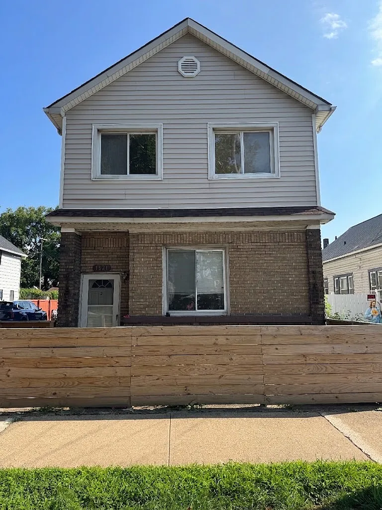 2 bed, 900 sqft, $1,375 — Photo 1