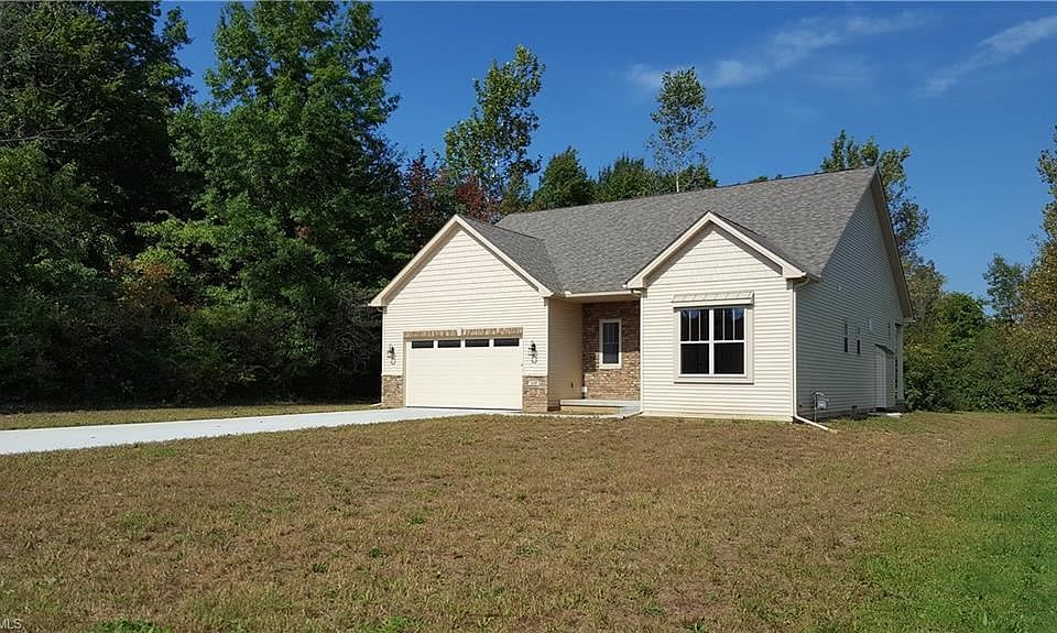 1st image of 326 Tower Ln