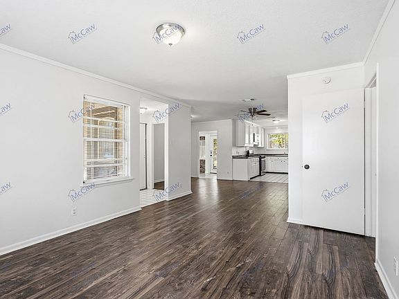 3rd image of 3401 Princeton Dr