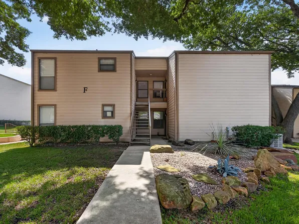 201 Lakeview Ter, Montgomery, TX 77356