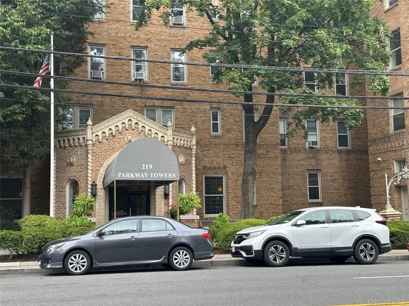 219 Bronx River Road #1G, Yonkers, NY 10704