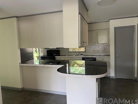 5th image of 2464 Kensington Dr