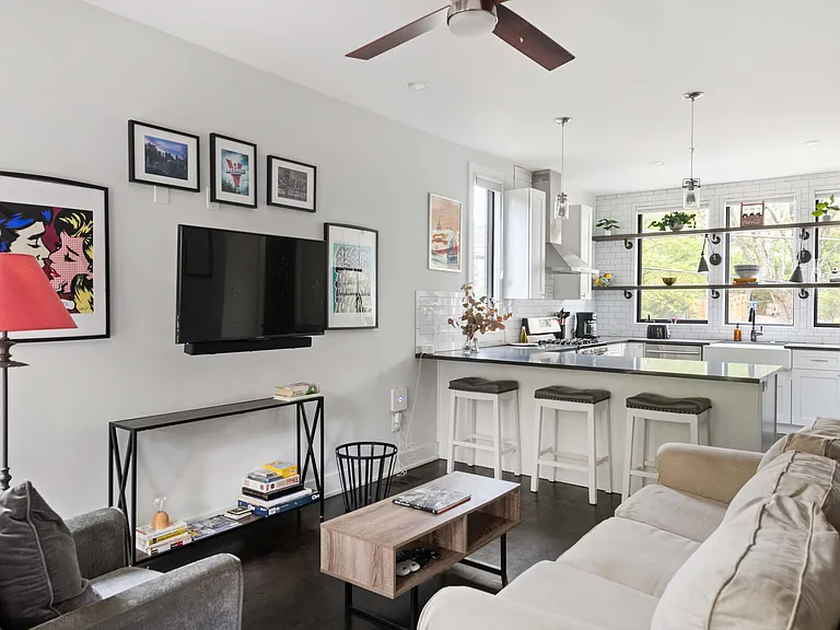 682 Barnett St NE — Photo 11