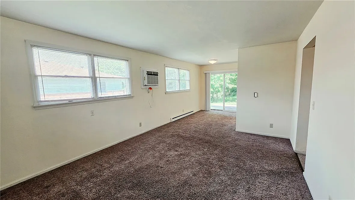 3 bed, $1,800 — Photo 3