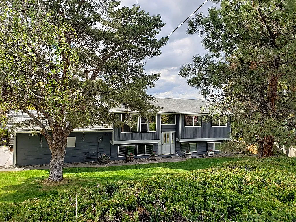 108 Hillcrest Dr photo 1