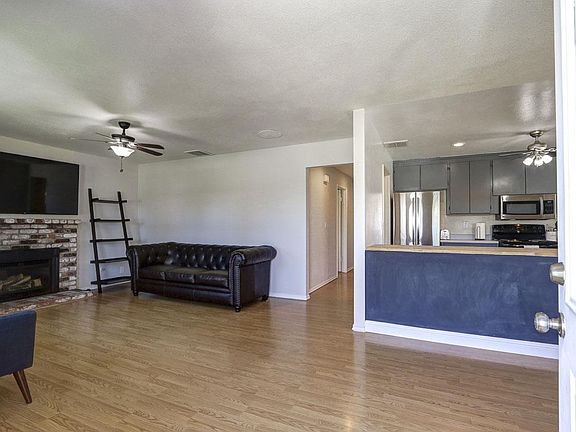 3rd image of 1432 Mantelli Dr