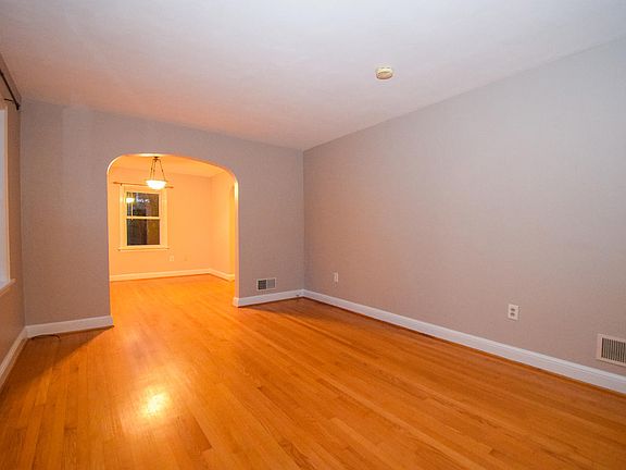 4th image of 2734 Westhampton Ave SW