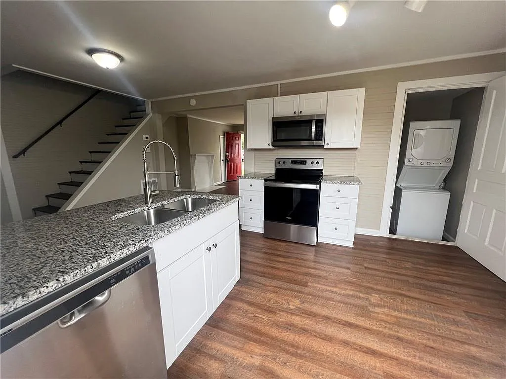 1 bed, 2.0 bath, $1,395 — Photo 4