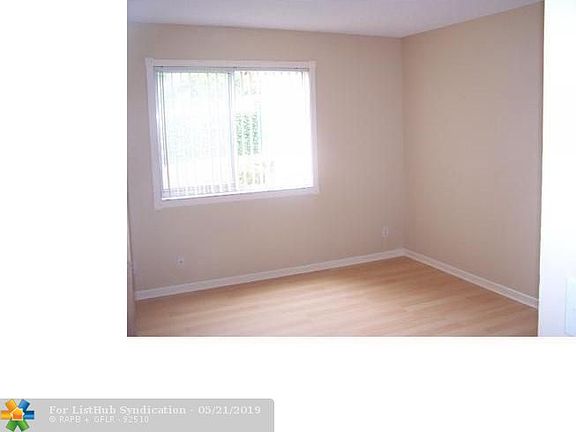3rd image of 313 Gardens Dr APT 102
