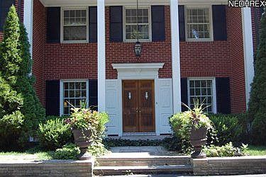 2nd image of 123 E Fairlawn Blvd