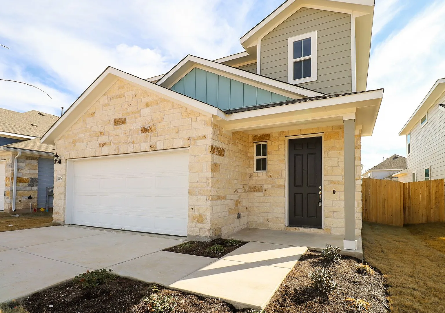 Beautiful 3-Bedroom Craftsman Home with Oversized Backyard in MorningStar — Photo 2