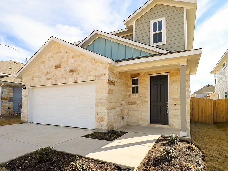 105 Bent Trail Ln — Photo 2