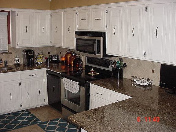 3rd image of 141 Greenwood St