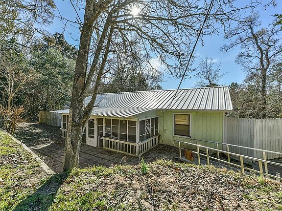 5th image of 490 Bristol Ln