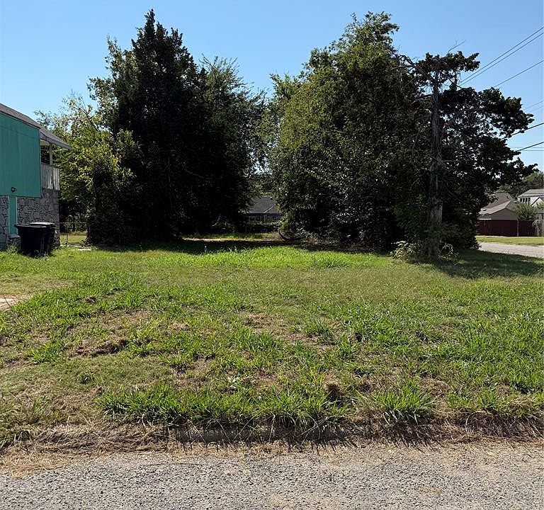 1st image of 2400 NE 25th St Lot 7