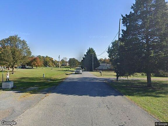 Exterior Neighborhood (street photo)