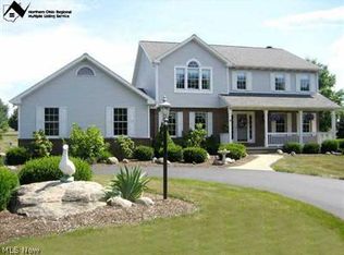 3820 Sweet Briar Dr, Medina, OH 44256