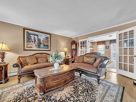 4th image of 4382 New York Avenue