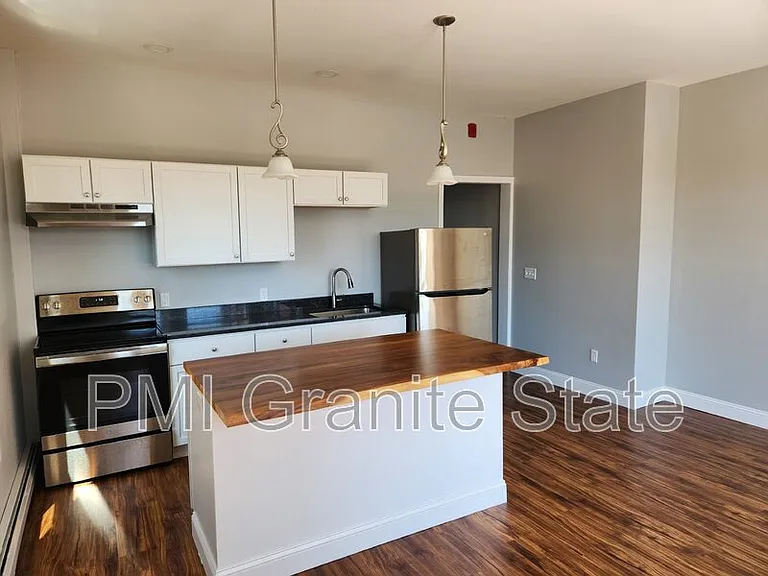 83 1/2 W Pearl St #2 — Photo 4