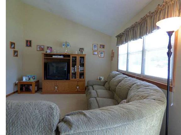 4th image of 106 Lincoln Dr