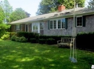 1895 Delmar Dr, Laurel, NY 11948