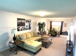 691 S Hollybrook Dr APT 306, Pembroke Pines, FL 33025