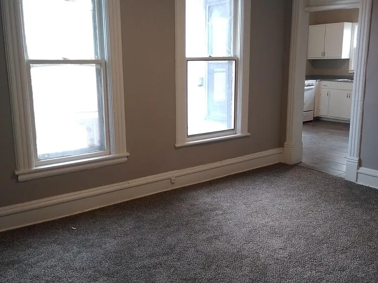 517 Ottawa St — Photo 3