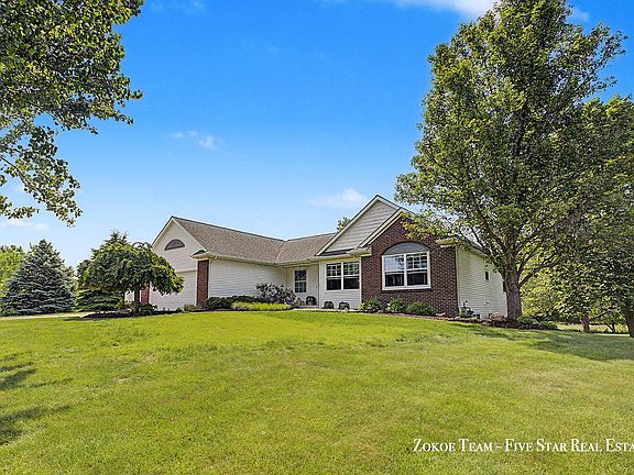 3rd image of 2130 Canterbury Ln