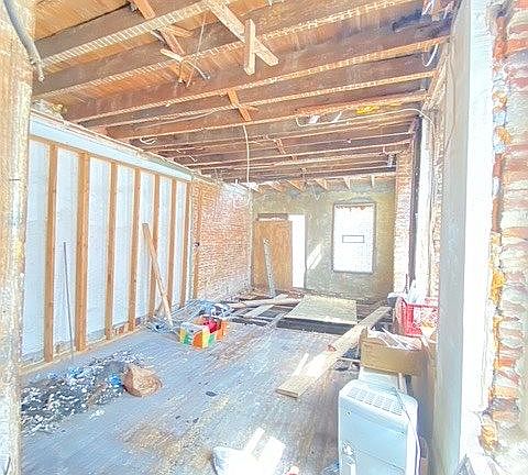 3rd image of 1824 Westwood Ave