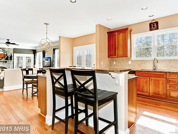4th image of 9723 Woodcliff Ct