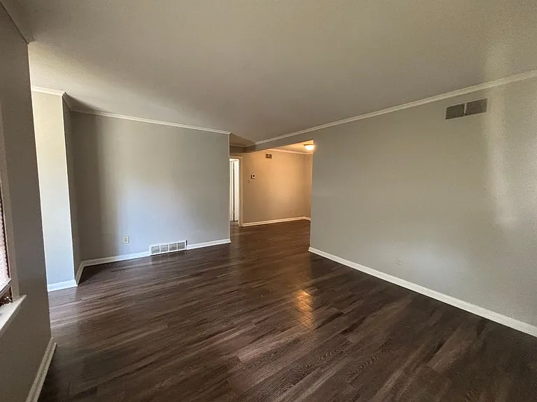 2160 Saint Elmo Ave — Photo 8