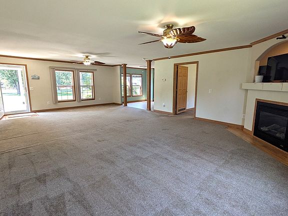 3rd image of 759 Brown Rd