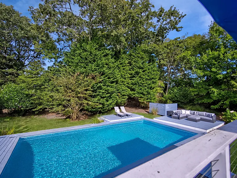 41 Hawthorne Rd — Photo 26