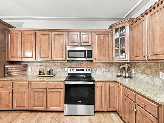 4th image of 8452 Lady Slipper Rd