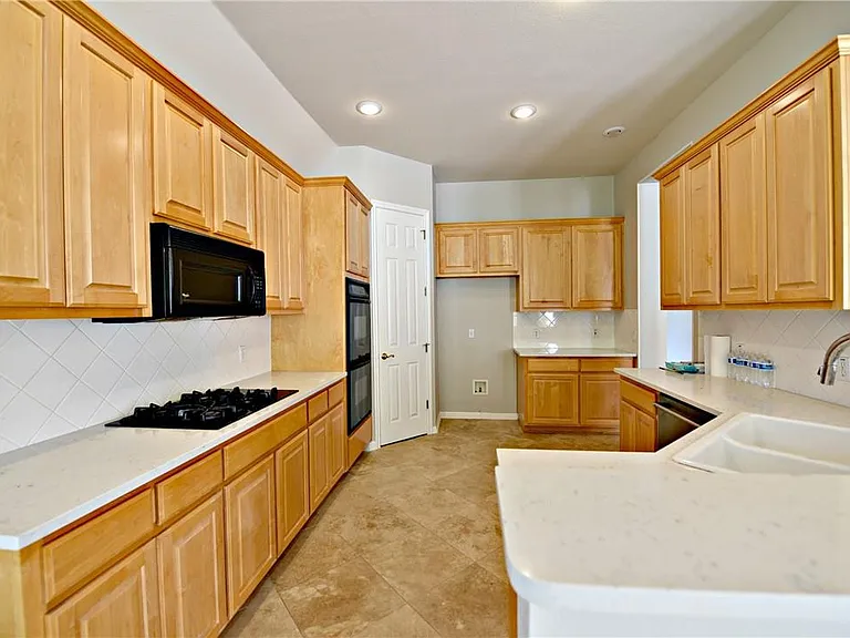 9601 Aire Libre Dr — Photo 5