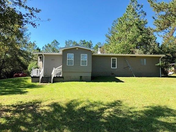 2nd image of 320 Lakeside Dr