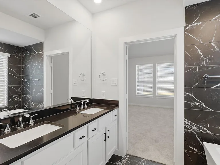 5011 Bowen Prairie Dr — Photo 16