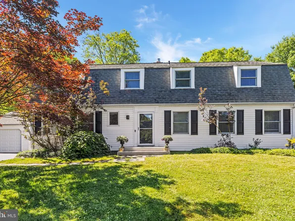 1324 Karen Ln, Wayne, PA 19087