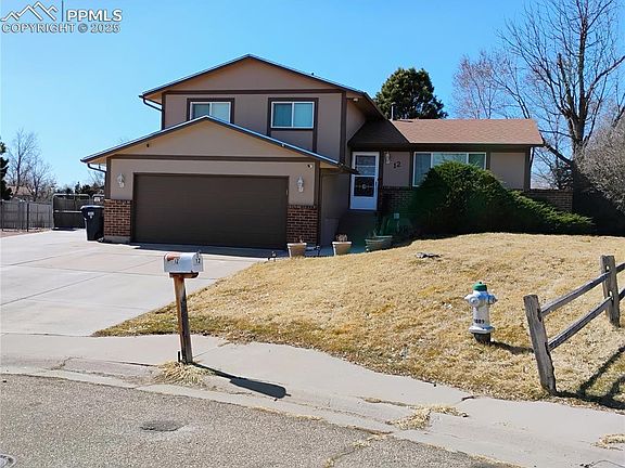 2nd image of 12 Hampton Ln