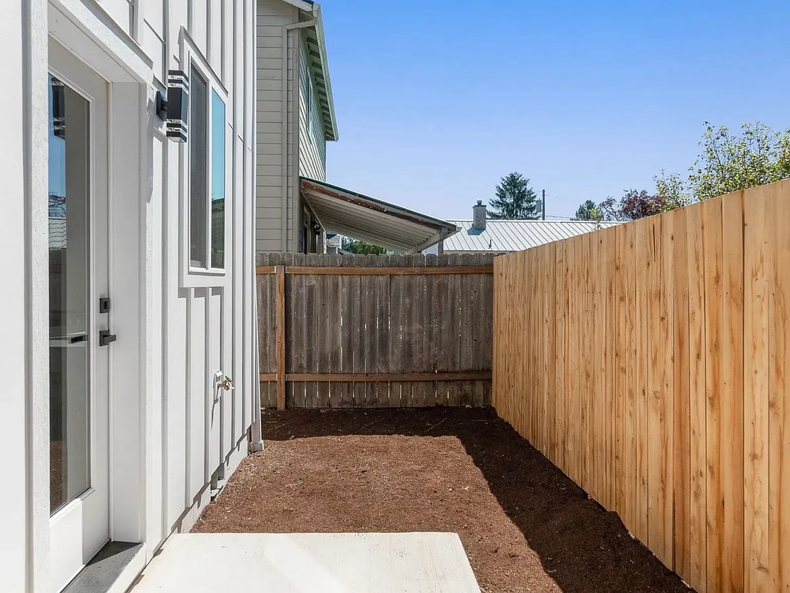 2 bed, 1.5 bath, 761 sqft, $2,100 — Photo 3