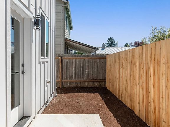 3rd image of 3106 SE 79th Ave #C