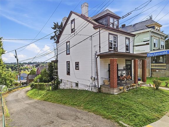 4th image of 438 Fisher St