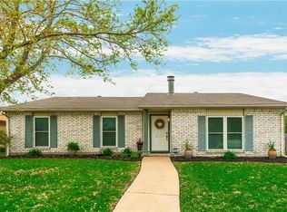 2121 W Sandra Ln, Grand Prairie, TX 75052