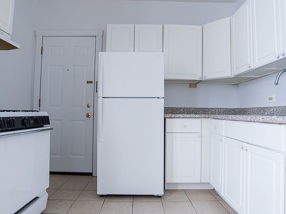 3rd image of 4524 N Damen Ave #3A